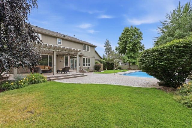 15923 N Woodcrest Ct, Spokane, WA 99208