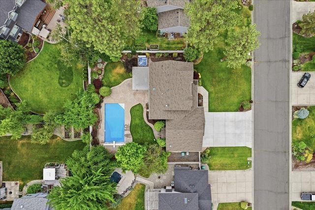 15923 N Woodcrest Ct, Spokane, WA 99208