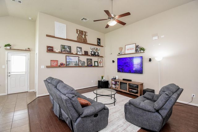 8610 Sweet Pasture Drive, Tomball, TX 77375