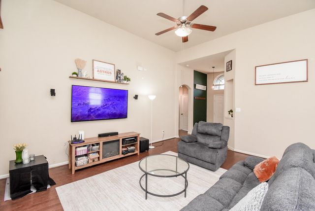 8610 Sweet Pasture Drive, Tomball, TX 77375