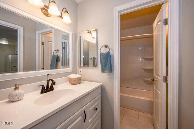 5460 White Oak Avenue E125, Encino, CA 91316