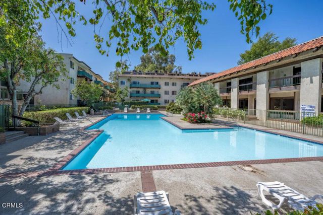 5460 White Oak Avenue E125, Encino, CA 91316