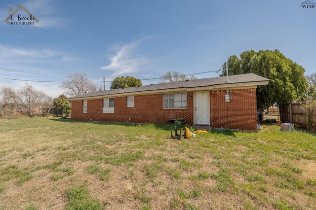 2 GLORIA CIRCLE, Wichita Falls, TX 76309