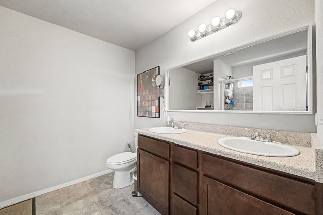 620 Woodcreek Loop, Lowell, AR 72745