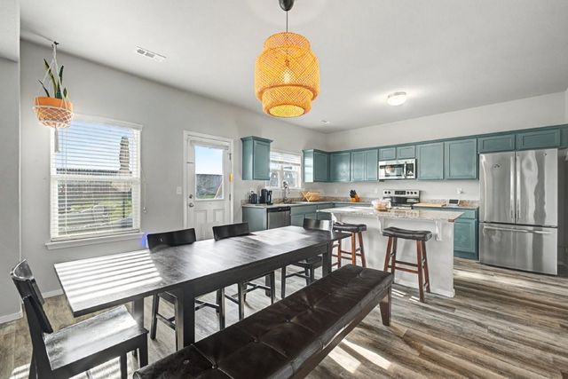 620 Woodcreek Loop, Lowell, AR 72745