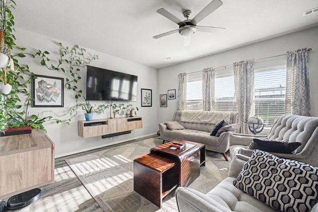 620 Woodcreek Loop, Lowell, AR 72745