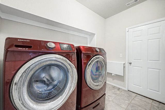 620 Woodcreek Loop, Lowell, AR 72745