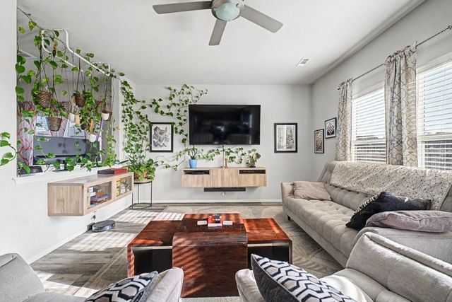 620 Woodcreek Loop, Lowell, AR 72745