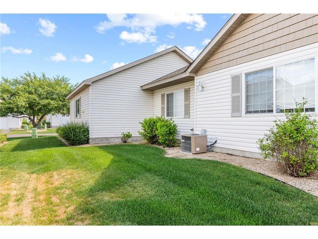 105 Bridgewater Trail, Hudson, WI 54016