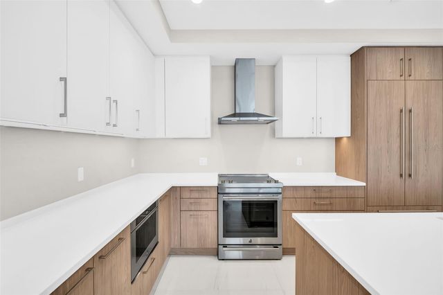 275 1ST AVENUE S 2708, St Petersburg, FL 33701