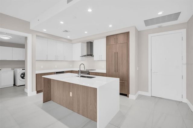 275 1ST AVENUE S 2708, St Petersburg, FL 33701