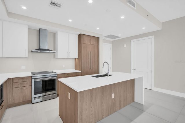 275 1ST AVENUE S 2708, St Petersburg, FL 33701