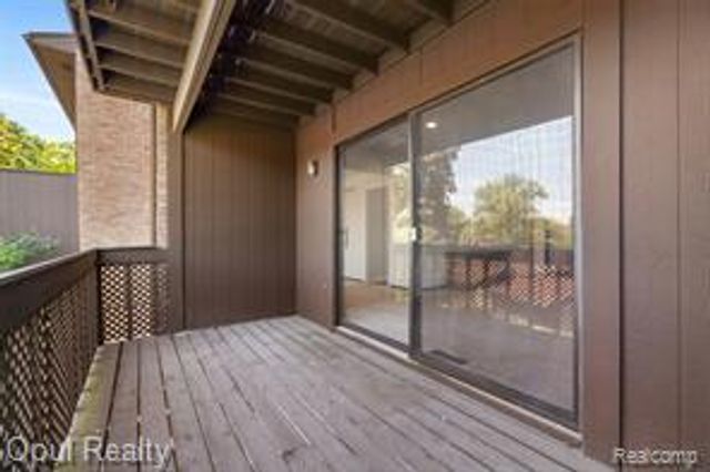 3961 Chablis Street, West Bloomfield, MI 48323