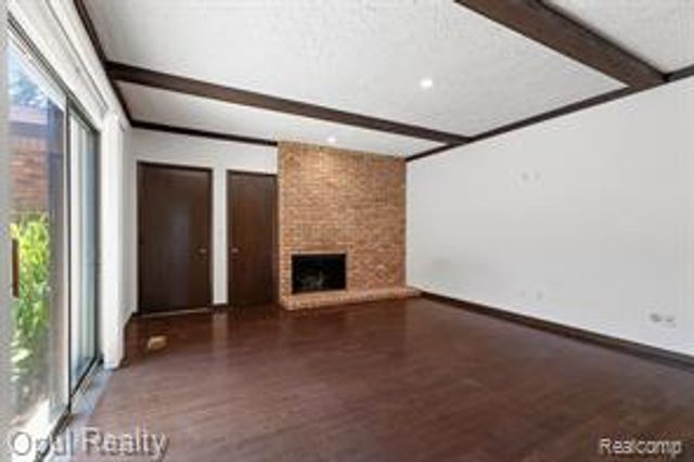 3961 Chablis Street, West Bloomfield, MI 48323