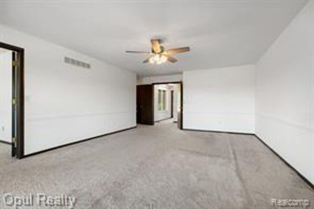 3961 Chablis Street, West Bloomfield, MI 48323