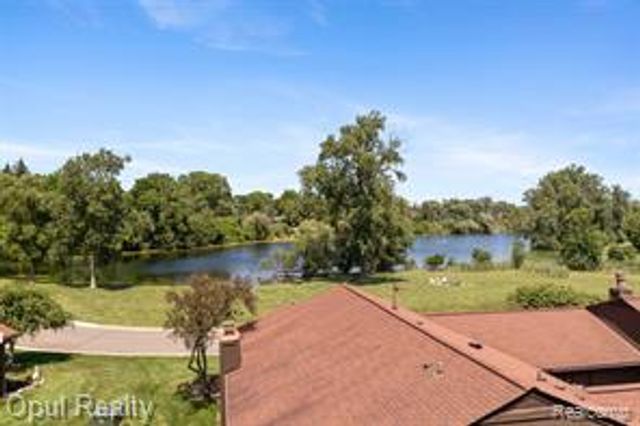 3961 Chablis Street, West Bloomfield, MI 48323