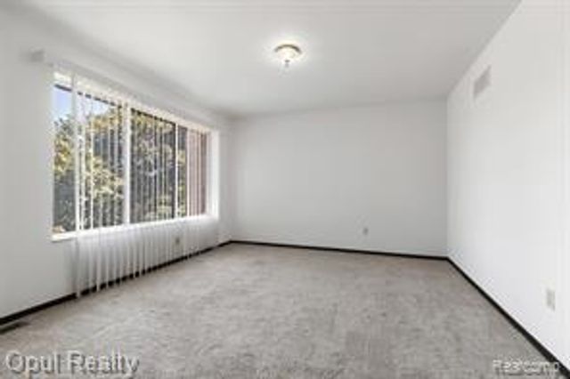 3961 Chablis Street, West Bloomfield, MI 48323
