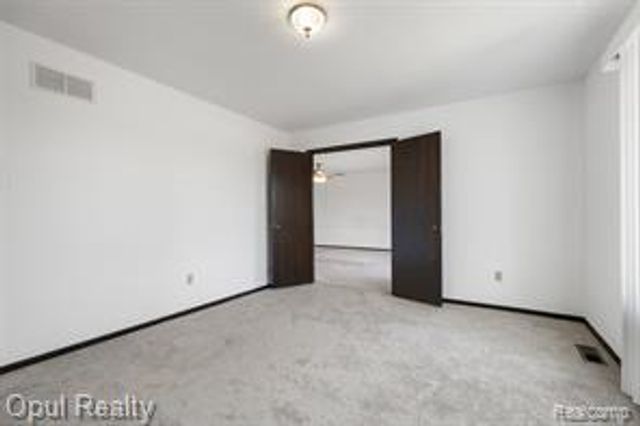 3961 Chablis Street, West Bloomfield, MI 48323