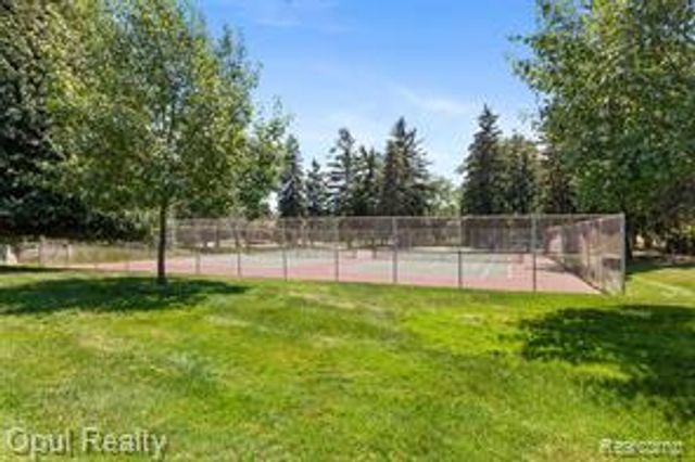 3961 Chablis Street, West Bloomfield, MI 48323