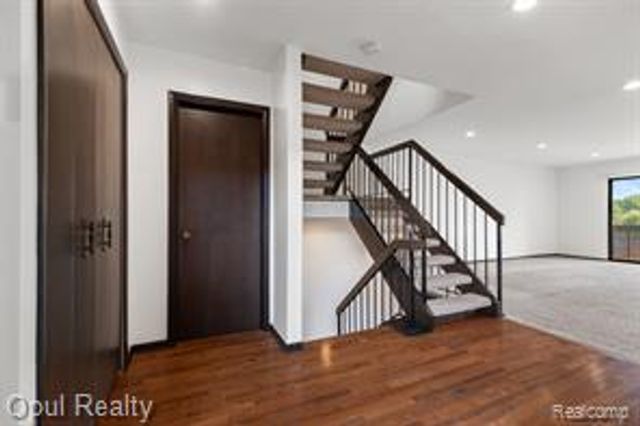 3961 Chablis Street, West Bloomfield, MI 48323