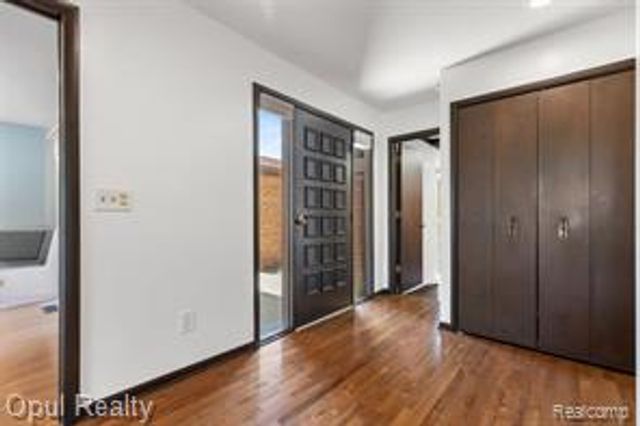 3961 Chablis Street, West Bloomfield, MI 48323
