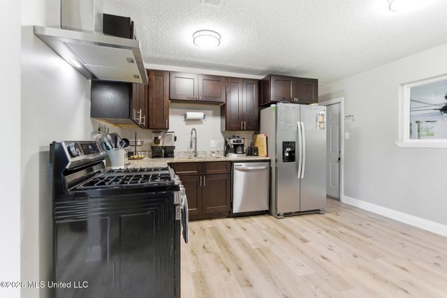 2616 W Angela Circle, Gulfport, MS 39503