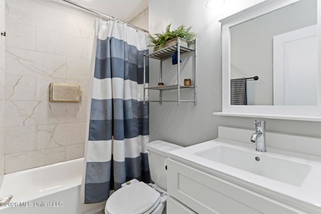 2616 W Angela Circle, Gulfport, MS 39503