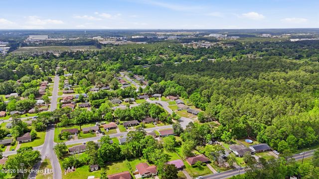 2616 W Angela Circle, Gulfport, MS 39503