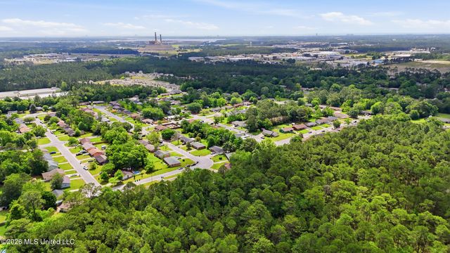 2616 W Angela Circle, Gulfport, MS 39503