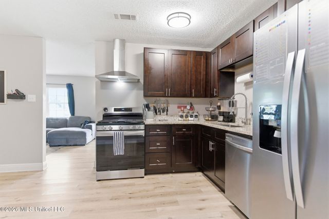2616 W Angela Circle, Gulfport, MS 39503