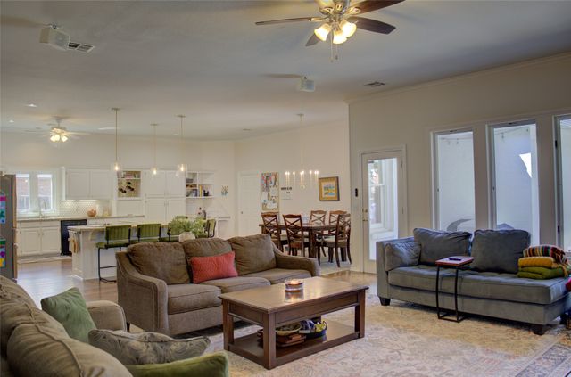 5713 E 104th Place S, Tulsa, OK 74137
