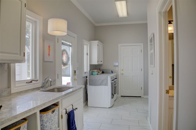 5713 E 104th Place S, Tulsa, OK 74137