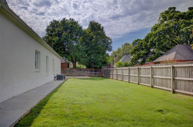 5713 E 104th Place S, Tulsa, OK 74137