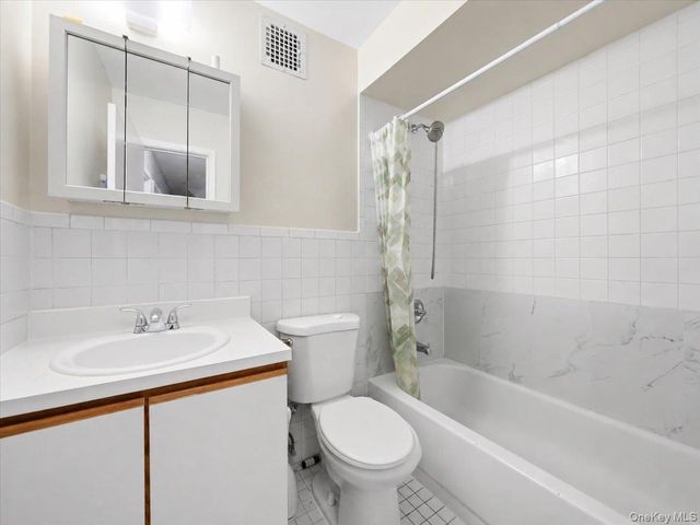 3605 Boller Avenue, Bronx, NY 10466