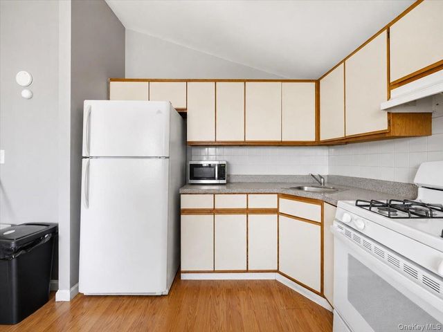 3605 Boller Avenue, Bronx, NY 10466