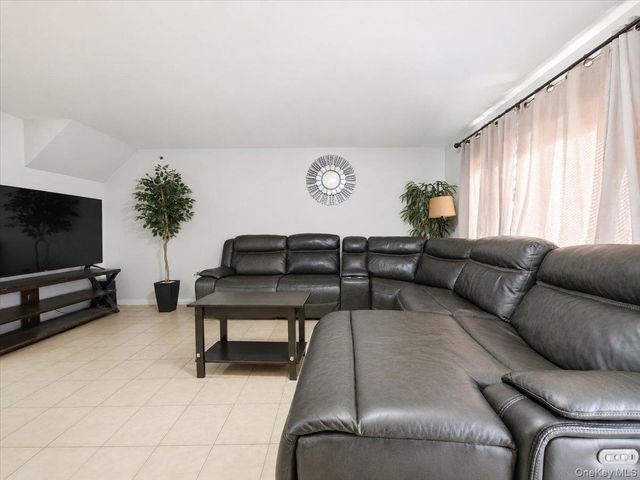 3605 Boller Avenue, Bronx, NY 10466