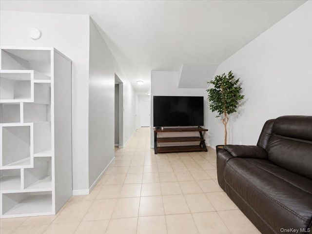 3605 Boller Avenue, Bronx, NY 10466