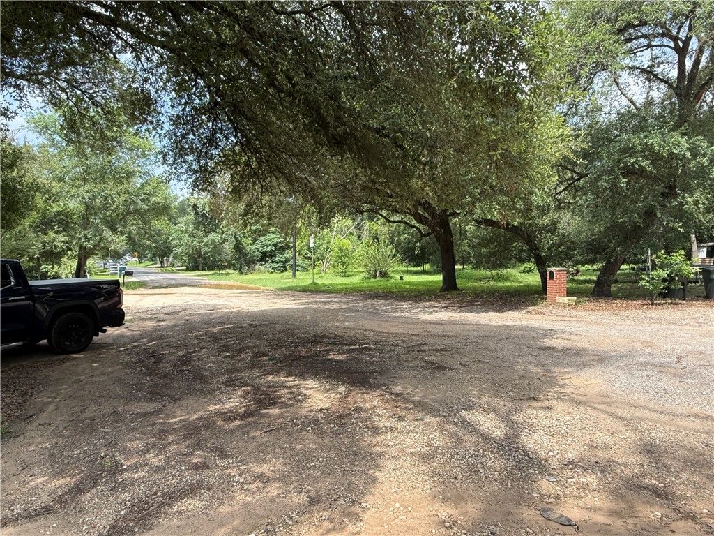 2503/2504 Emerald Dr Drive, Bryan, TX 77803 — photo 3