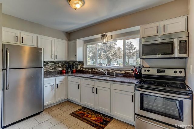 330 Oakland Avenue 103, Royal Oak, MI 48067