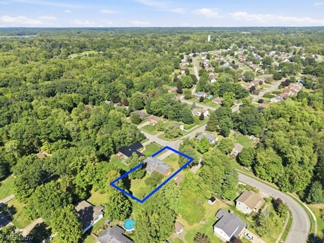 8 Sioux Trail, Girard, OH 44420
