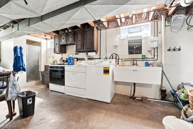 8 Sioux Trail, Girard, OH 44420