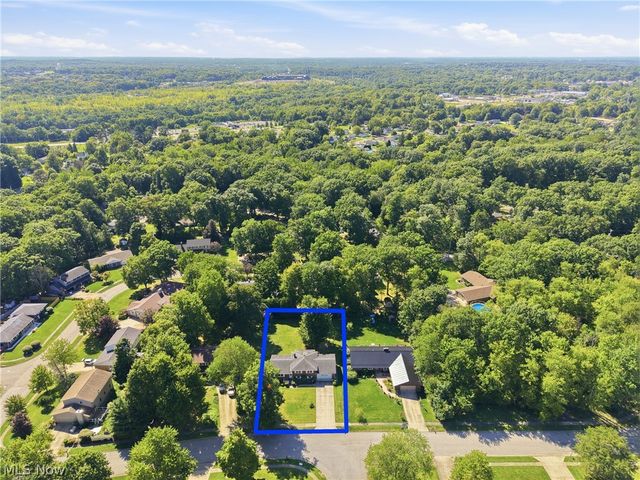 8 Sioux Trail, Girard, OH 44420