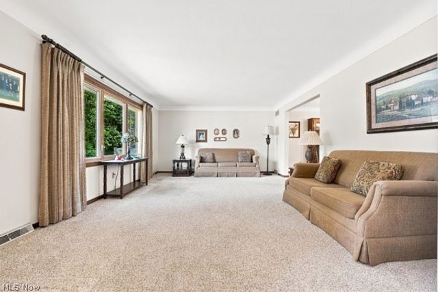 8 Sioux Trail, Girard, OH 44420