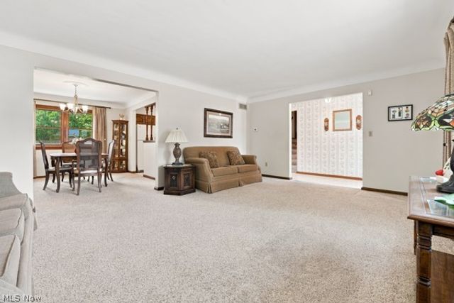 8 Sioux Trail, Girard, OH 44420