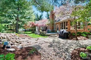 2 Pine Hollow Court, Edwardsville, IL 62025