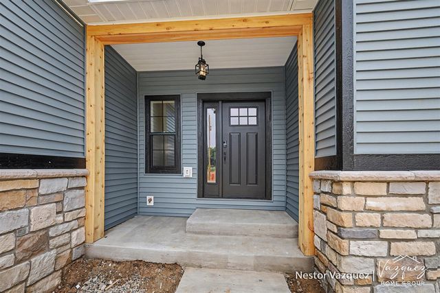 186 9 Mile Road, Comstock Park, MI 49321