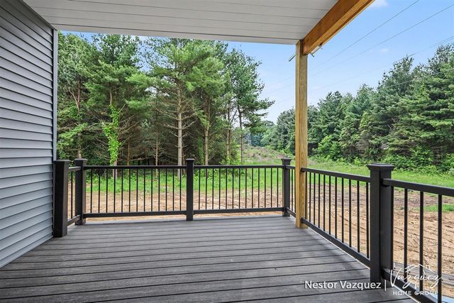 186 9 Mile Road, Comstock Park, MI 49321