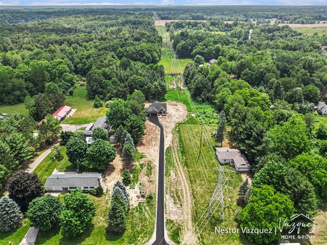 186 9 Mile Road, Comstock Park, MI 49321