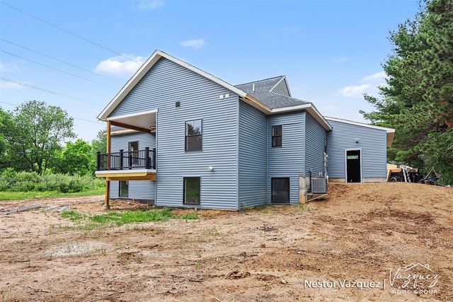 186 9 Mile Road, Comstock Park, MI 49321