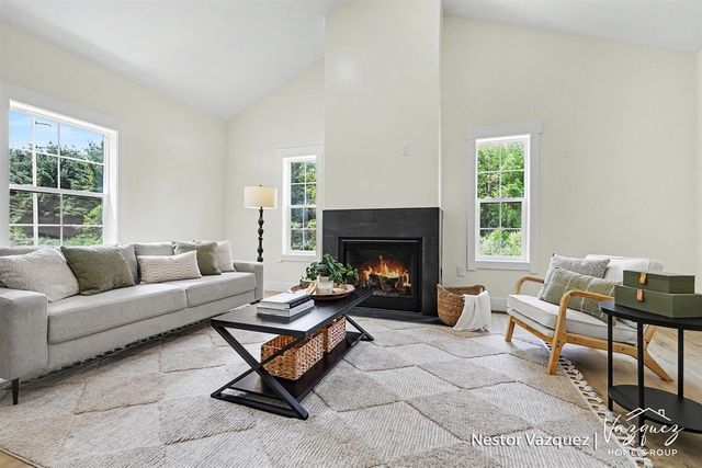 186 9 Mile Road, Comstock Park, MI 49321